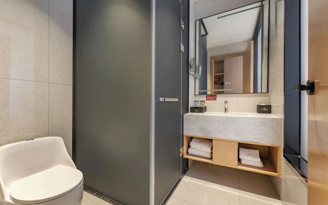 Wanzai Yijia La Maison Hotel