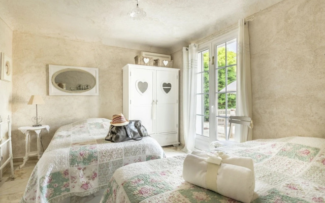 Luxury Villa with Jacuzzi in Les Issambres