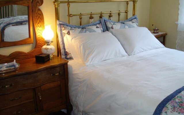 Clayburn Village Bed and Breakfast