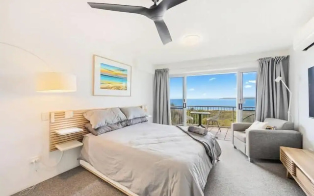 Wake to the Waves - Oceanfront Apartment