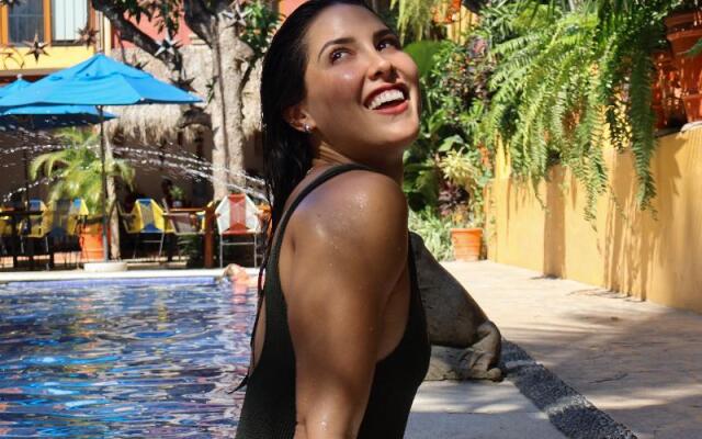 Casa Lotería -Pueblito Sayulita- Colorful, Family and Relax Experience with Private Parking and Pool