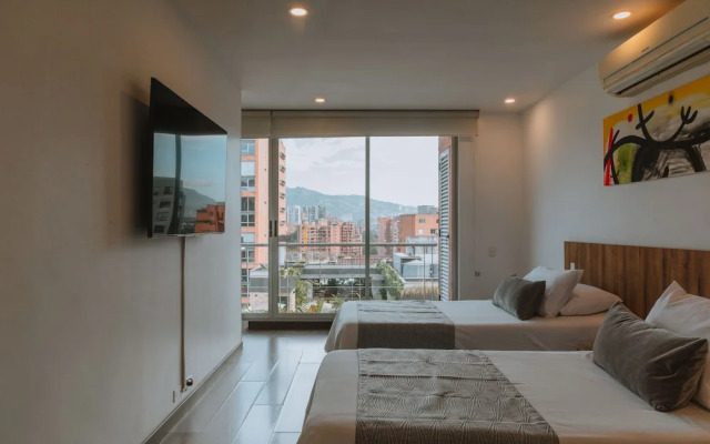 Travelers Orange Suites