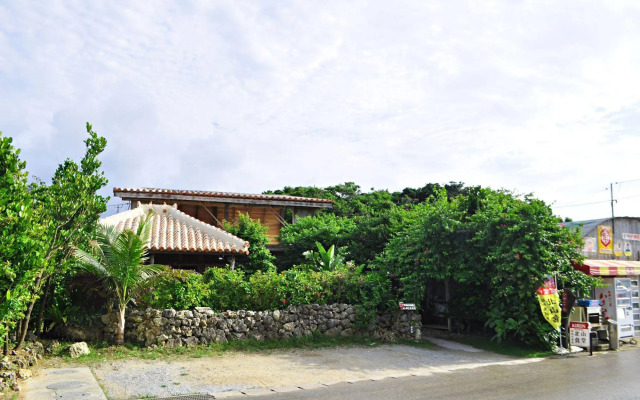 Hibiscus Inn Nakijin