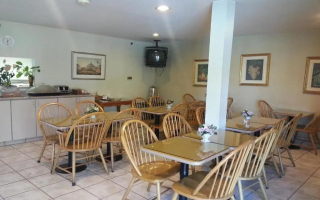 Motel 6 Anaheim Hills