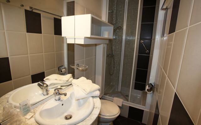 Au Primerose Hotel