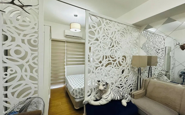 One Bedroom WBalcony Near Bgc Netflix