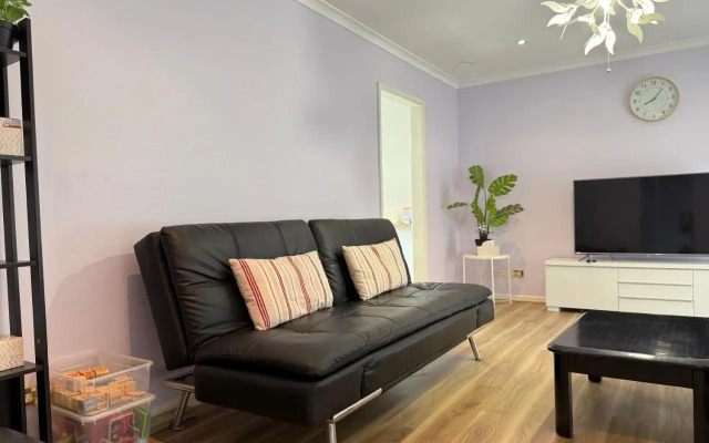 Scullin 3BR House, Free WiFi, Netflix, Parking