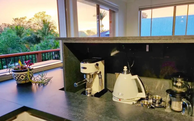 Treeview - A Beautiful 3-bed House in Kiama