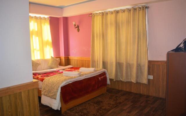 Rufina Lachung De'Crown