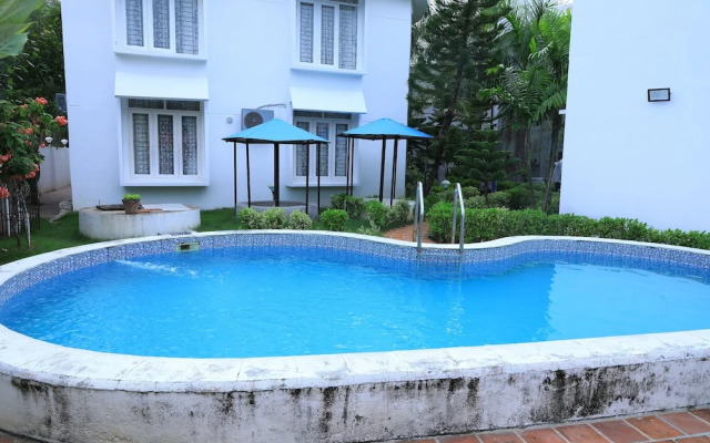 Anton White Villas Resort