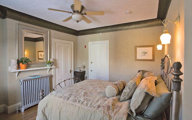Morrill Mansion Bed & Breakfast