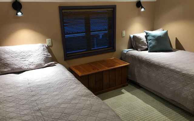 Karori Cottage – Guest Rooms – Wellington