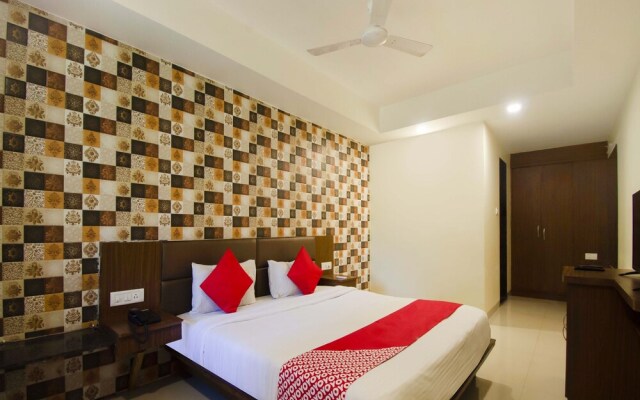 OYO 7647 Hotel Lions Den