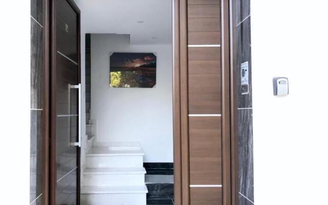 Seafront - 2 bedroom Modern