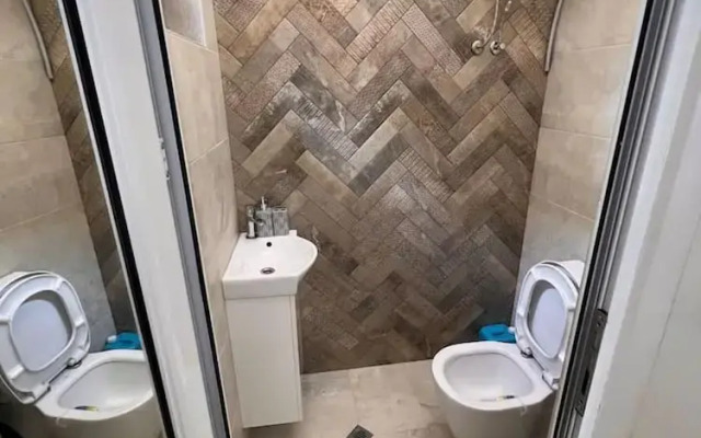 Luxurious Beach House With Wi-fi and Parking