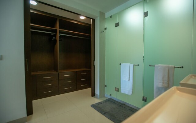 Casa Serena With Private Pool 2 Bedroom Condo by RedAwning