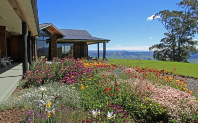 Saddle Hill Lodge