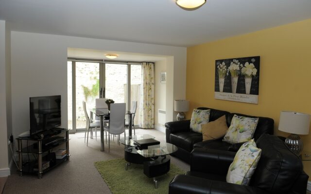 Your Stay Bristol Cotham Lawn