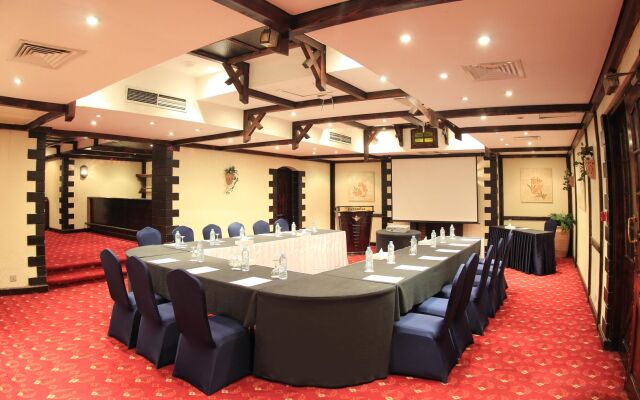 Pyramisa Suites Hotel Cairo