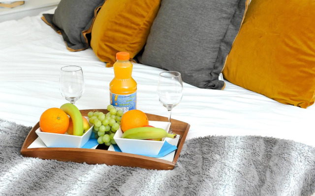 Hunters Wharf River View by Select SA