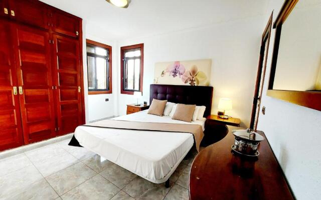 2 Suite Bedrooms Los Cristianos Incredible Sea View