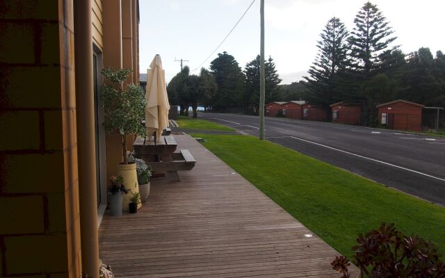 Sow and Piglets Guesthouse - Hostel