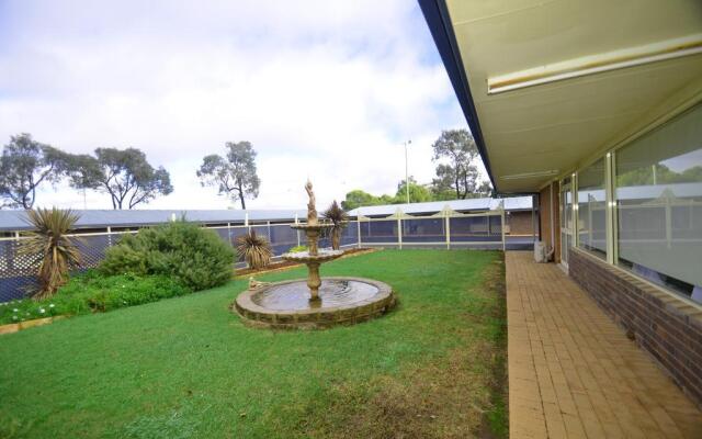 Parkview Motor Inn Parkes