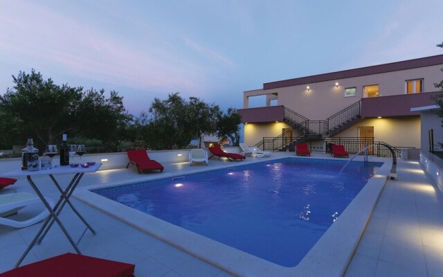 Stunning Home in Kastel Stafilic With Wifi and 6 Bedrooms