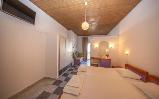 Manias Hotel Apartments