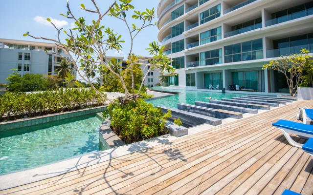 Seaview modern Apartment at Karon Hill