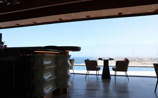 Luxury High Floor Suite Mercury Towers