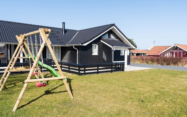 6 Person Holiday Home in Hemmet