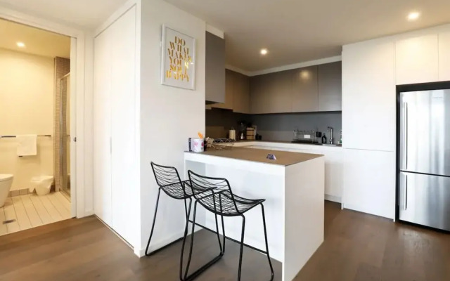 Stylish And Modern 2 Bedroom Melbourne Retreat