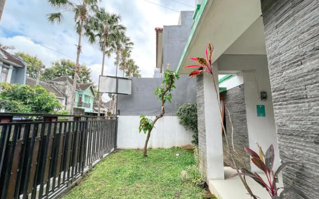 Homestay Jogja dekat Ambarukmo by Simply Homy