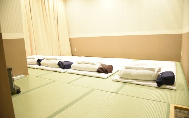 Kumamoto Capsule Hotel - Hostel, Caters to Men