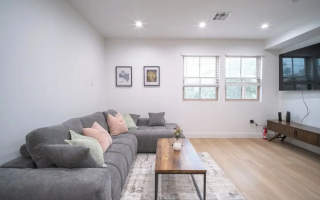 Stylish Private Room by Downtown LA
