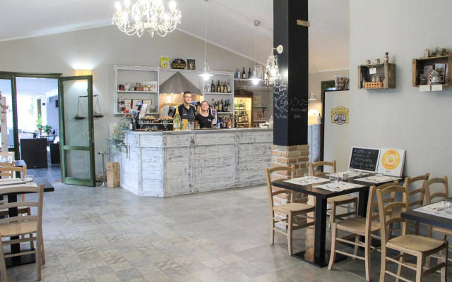 Albaruja Hotel