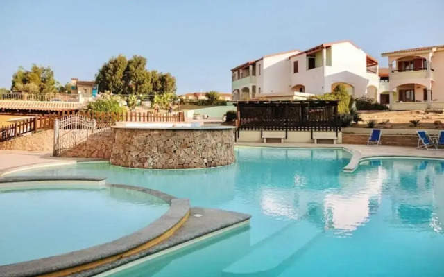 Hotel with swimming pool just 300 mt from the Baia delle Mimose-beach