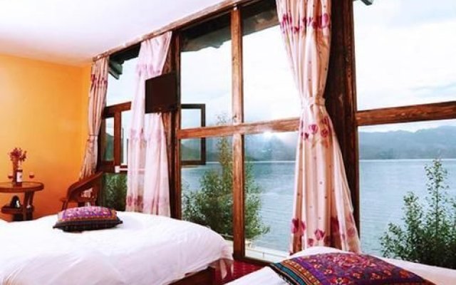 Lijiang Lugu Lake Nv'er Garden Hotel