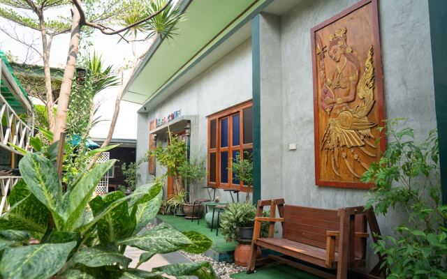 Stay in the heart of historical land- Ayutthaya !