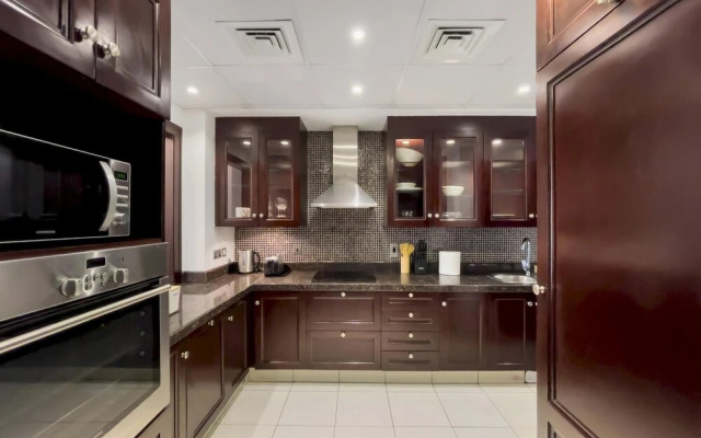 1-br Dazingly lit Downtown