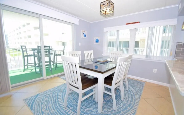 Thunder Island 117c 2 Bedroom Condo by RedAwning