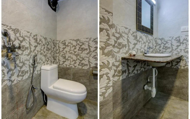 P S Grand By OYO Rooms