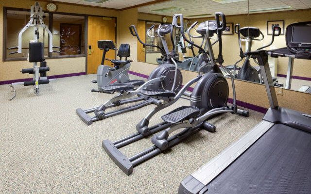 Holiday Inn Express Hotel & Suites Oshkosh Stateroute 41