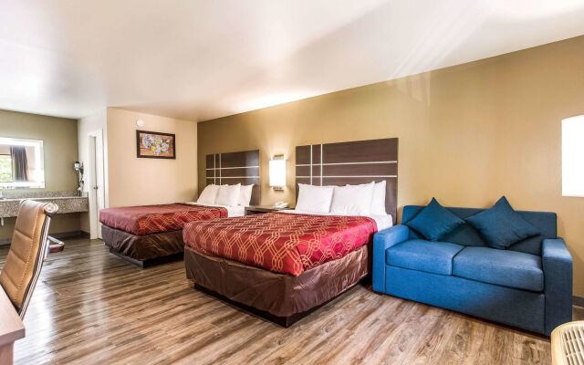 Econo Lodge Inn & Suites Murfreesboro Shopping District