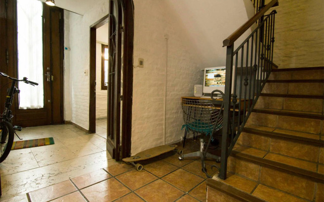 MedioMundo Hostel