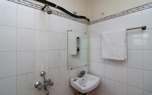OYO 28130 Hotel Shiva