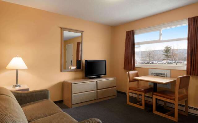 Travelodge by Wyndham Quesnel