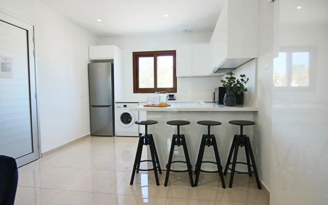 Phaedrus Living Seaside Constantinos 113