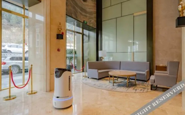 Minshan Sun Tribe Hotel